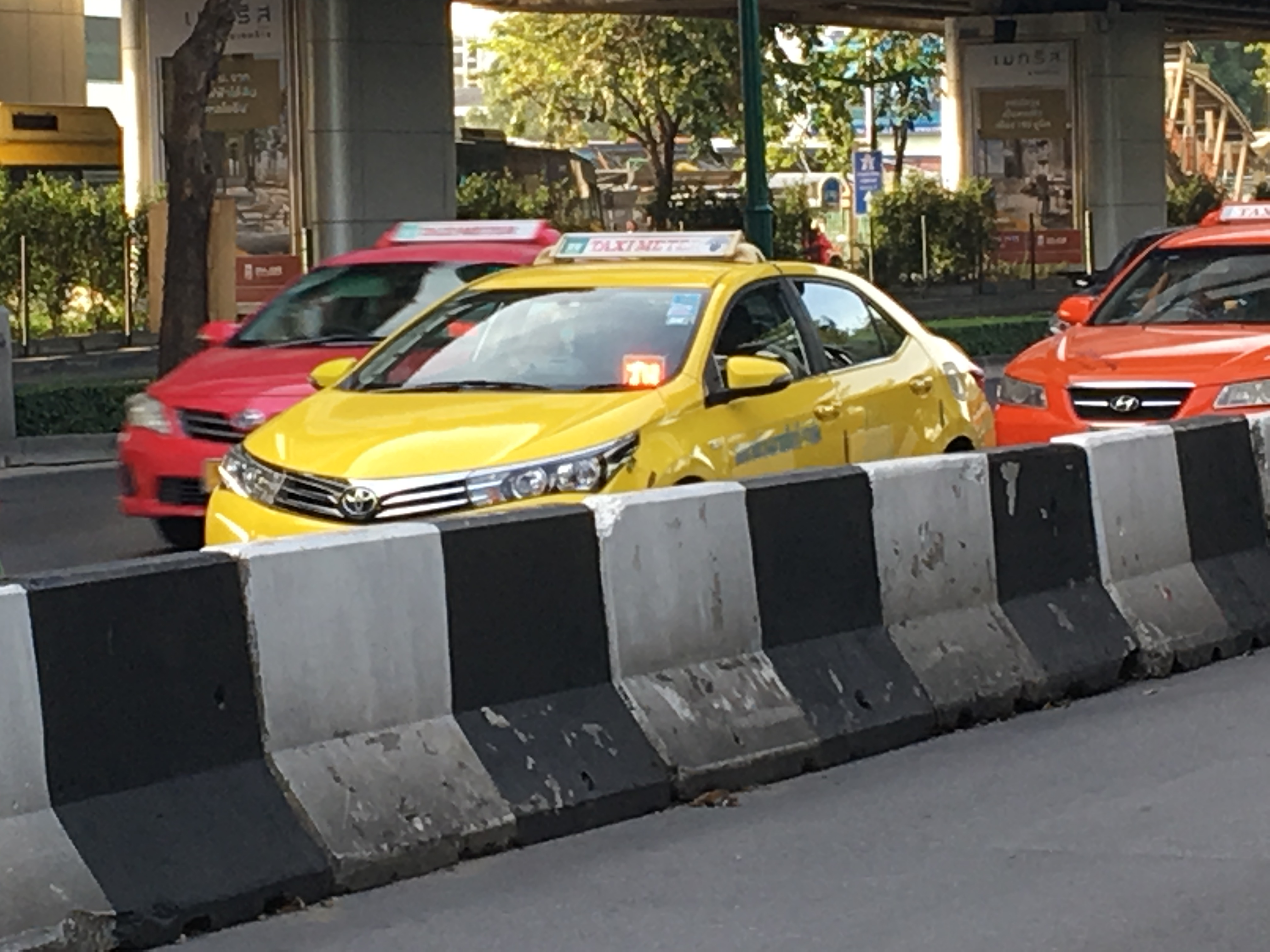 タイ 女性 タクシー,タイ タクシー 安全,タイ タクシー 伝え方
